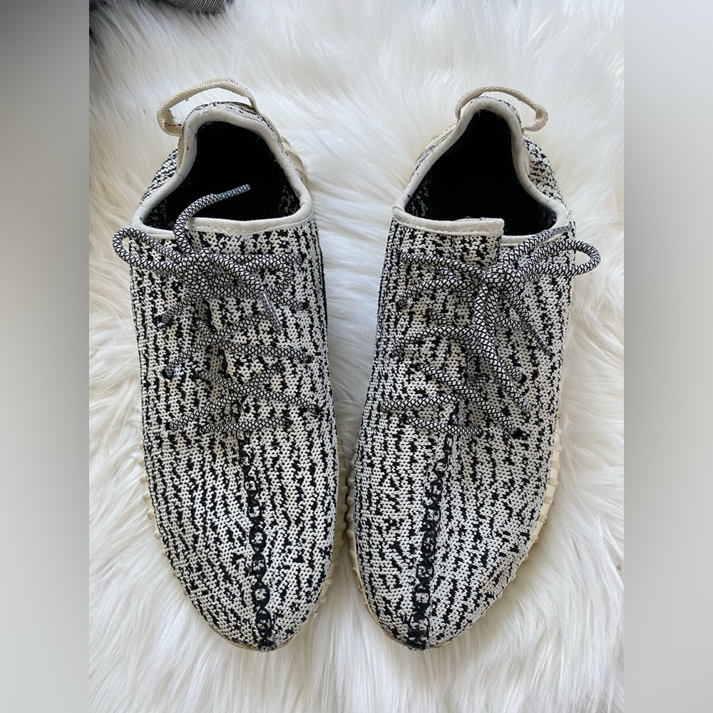 Adidas Yeezy Boost 350 V2 sneakers men’s size 10